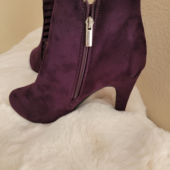 Dark Purple Brushed Suede Ankle Booties size 10w - Picture 3 of 8